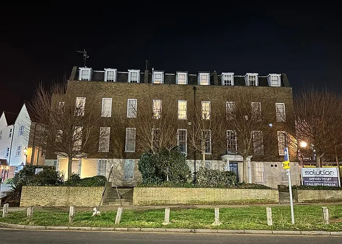 Calverley House Apartments